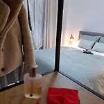 Luxury Campus Apartment *